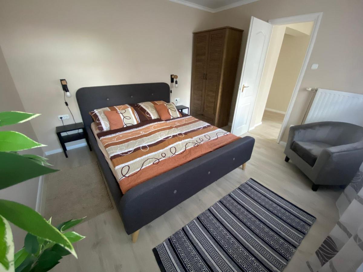 Cserke Apartmanház Cserkeszőlő Exterior foto
