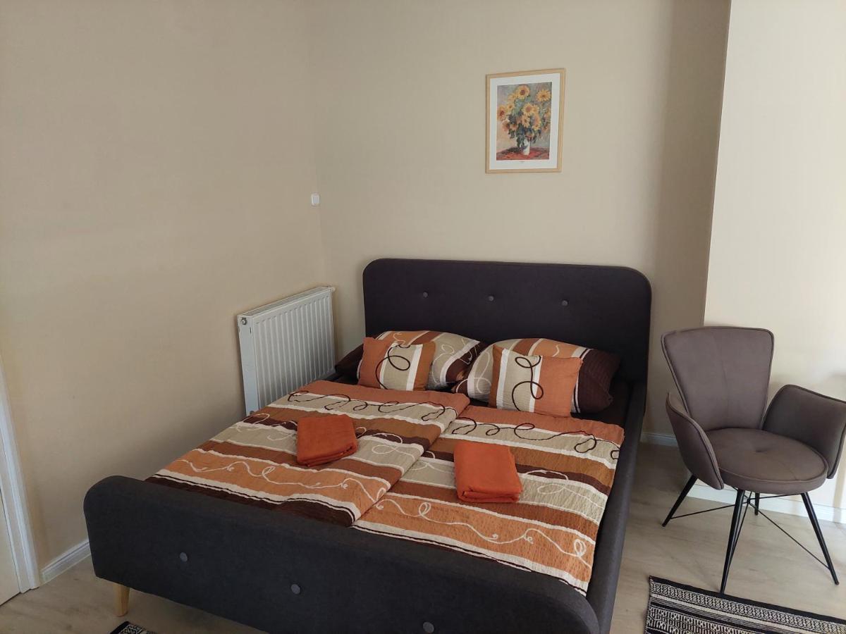 Cserke Apartmanház Cserkeszőlő Exterior foto